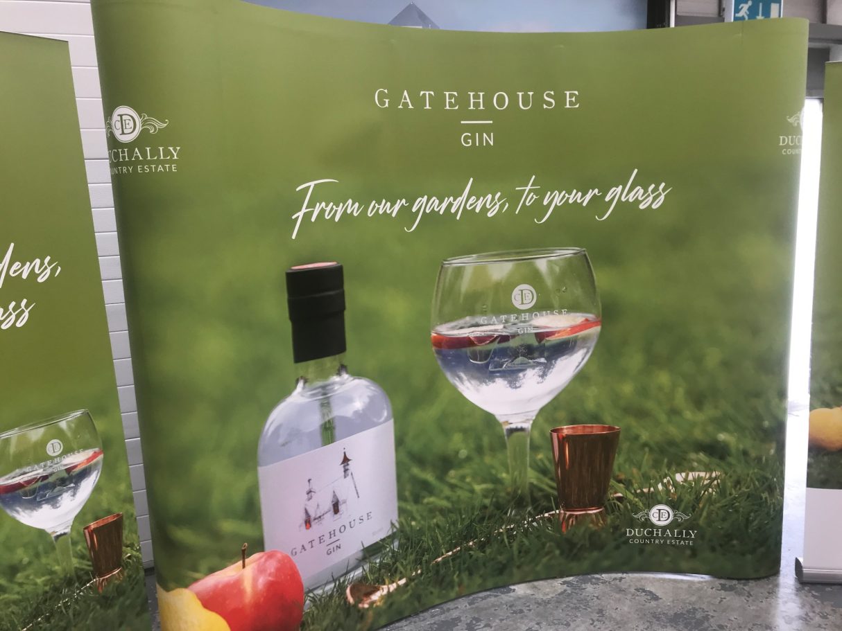 3x3 pop-up stand